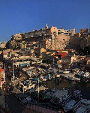 Winona Guyon Instagram - je commence à aimer la belle Marseille...