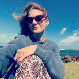 Winter Ave Zoli Instagram - Check out the latest vlog where hubby shows how to integrate simple exercises into your day to boost your physicality and mood! And who couldn’t use some of that?! All while mama is hard at work in #puertorico 😉 link in bio!  #onlocation