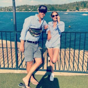 Winter Ave Zoli Instagram - 💙🤍💙 #mountainvacay