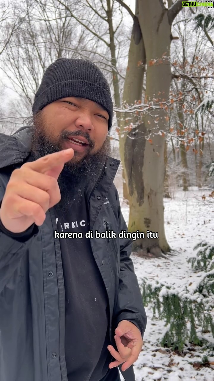 Wira Nagara - 44.8K Likes - Di balik dingin..