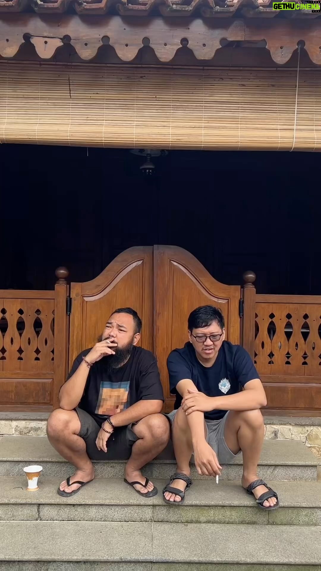 Wira Nagara - 25.3K Likes - Curhat~