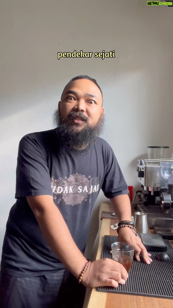 Wira Nagara - 24.5K Likes - salam hormat untuk seluruh padepokan kopi 🙏🏻☕️🌿