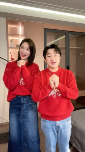Wong Cho-lam Instagram - 財神到，財神舞，淺淺跳一個~