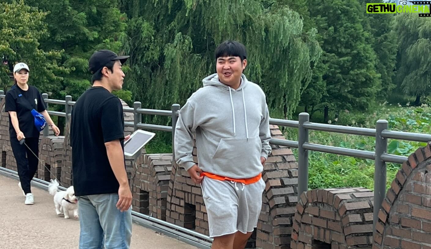 Woo Min-kyu - 23.7K Likes - 나의 첫 로맨스,,,
좋은 사람들과 함께한
“카메라 옵스큐라”
안재홍 GOOD BYE💛