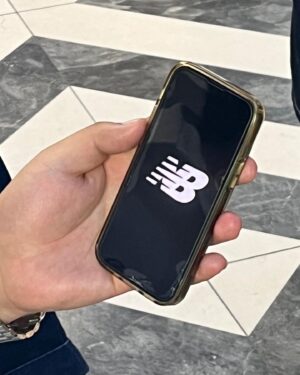 Woo Min-kyu Instagram - 뉴발란스 팝업 스토어에 다녀왔습니둥💕

#newbalance574  #뉴발란스574 #뉴발란스 #nb574