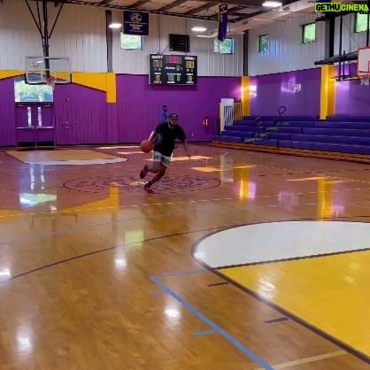 Wood Harris - 3K Likes - I'm into basketball. This is not a travel. NBA/FIBA all day.
The problem is it isn't taught to young players.
If u don't learn this in high school or college, when do you learn it.
You're learning it now.
Peace to @mdwbasketball
Slim Noble 7