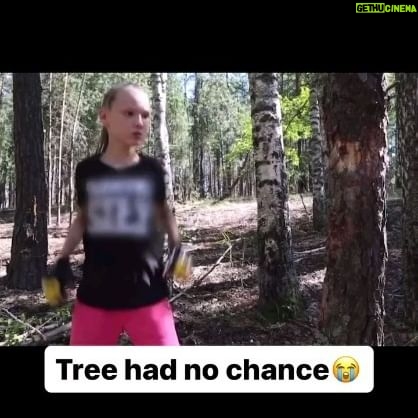 Wood Harris - 5.3K Likes - She's awesome. What kinda tree is that tho?
Slim Noble 7