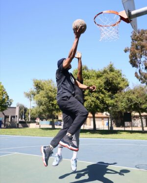 Wood Harris Instagram - Wood Harris is an acting legend, and we don’t talk about it enough.🙌🏾👏🏾👏🏾 One of my favorites was Avon Barksdale (The Wire) & Motaw (Above The Rim).. To teach the Art of Shooting to living legends is a dream come true. Never would have thought a jump shot would take me this far. @noblewood -Stay locked in! #LethalShooter