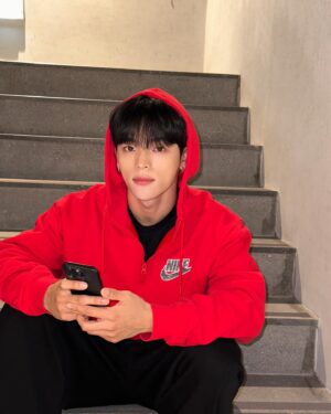 Woojin Instagram - [#우진] 동생 자랑 중❤️