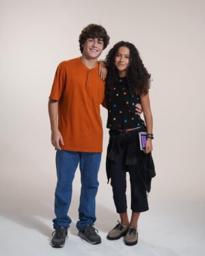 Xande Valois Instagram - Leo e Gabi querem saber se vcs já assistiram FMF hoje ? #tbt 
.

.

Disponível no @primevideobr
📸: @lauracampanellas
