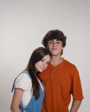 Xande Valois Instagram - Diz a Fani que eles são apenas melhores amigos, mas vocês vão ter que assistir Fazendo Meu Filme pra conferir rsrsrsrrs 🩷