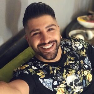 Xaniar Khosravi Instagram - فكر مى كنين امشب كى قهرمان جام جهانى ميشه؟ 
#xaniar #xaniarkhosravi