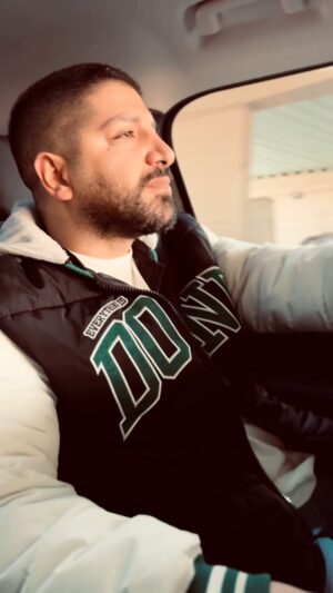 Xaniar Khosravi Instagram - _

نگاتو ندزد ازم… 😎

#xaniar #xaniarkhosravi #haminekehast