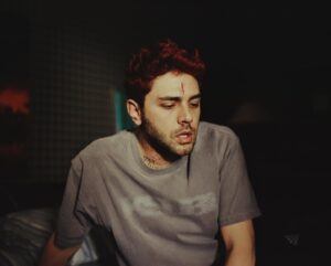 Xavier Dolan Instagram - I’m excited. The Night Logan Woke Up, on @clubillico and @canalplus soon. Other news coming soon. 

J’ai tellement hâte… La Nuit où Laurier Gaudreault s’est réveillé, sur @clubillico et @canalplus bientôt. D’autres nouvelles suivront bientôt.