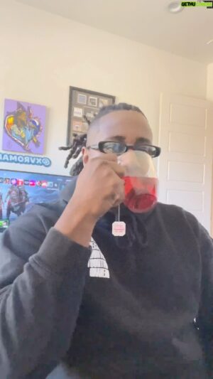 Xavier Omär Instagram - Thinking of doing covers on Sundays 🤔 | this is Tea by Emawk (@emawkwame). This song is super comforting for me. Also, what’s your fav tea? Mine is Peppermint 🤞🏾