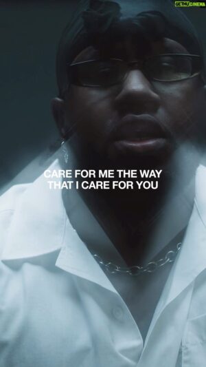 Xavier Omär Instagram - You’re down by 30 if she sent this to you 🙃

song: A Concept
project: ‘b l u r r’ 
prod: @beatsbysavon , @sango_ , @kaelinellis 
camera: @413creatives / @designedbyis