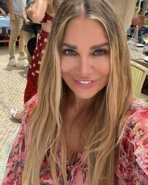 Xenia Seeberg Instagram - 12 Tage ohne Wlan in unserem Haus in Südfrankreich. Das zerrt tatsächlich an meinen Nerven! Wie geht Euch das? Ich bin offensichtlich noch nicht im detox Modus. Jedenfalls war es super schön mal wieder im @laguerite zu sein. 
12 days without WiFi at our house in Southern France. I am on edge. Not in detox mode yet. But it was truly wonderful being back @laguerite . 
#cannes #laguerite #lagueritecannes #enjoythemoment #enjoythelittlethings #enjoylife #bestager #germanactress #bestagermodel #liveyourlife #liveyourbestlife #justbe