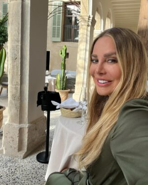 Xenia Seeberg Instagram - Fischnetz-Maske oder essbare Garnitur? Jedenfalls wunderschön hier in Arta auf Mallorca. Und ich bin so froh,  nun ganz bald meinen @philias Schatz wiederzusehen. 
#mask #masked #eathealthy #arta #bestager #bestagermodel #50plus #57 #50plusandfabulous #mallorca #beautyphotography #balericislands #gbd #missmyson #goodbyedeutschland