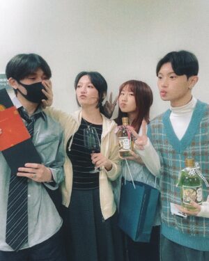 Xing Li Instagram - 12天沒發文，
因為真的累到失去能量🫠
而且滿腦子都是負面念頭，
不覺得有人想看，

話說只要一說自己最近很累，
就總是會有人主動發起累累大賽，
忙著比較他更累他才辛苦，
我永遠不懂為什麼要這麼做🤔

累死人的日子中，
一些帶來能量的片刻，
謝謝這些美好時光。