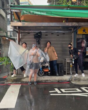 Xing Li Instagram - 12天沒發文，
因為真的累到失去能量🫠
而且滿腦子都是負面念頭，
不覺得有人想看，

話說只要一說自己最近很累，
就總是會有人主動發起累累大賽，
忙著比較他更累他才辛苦，
我永遠不懂為什麼要這麼做🤔

累死人的日子中，
一些帶來能量的片刻，
謝謝這些美好時光。