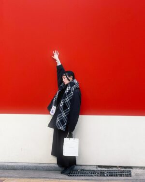 Xing Li Instagram - 王冠第六季裡，
伊莉莎白女皇對當時的英國首相布萊爾說了這些話：

“ It’s one thing to have popularity.
It’s quite another to have influence.”

白話的意思就是，
有流量跟有影響力是完全不同的兩件事。

謝謝這片土地上有一些人，
願意不追逐流量，
默默發揮自己的影響力，
做真正有價值的事情❤️
