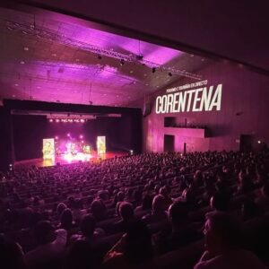 Xosé A. Touriñán Instagram - Espectacular… o da Coruña é ESPECTACULAR!
6.000 amigas e amigos q viñeron a vernos en dous días ao Palexco. Despois de estar fai uns meses no Colón enchendo outras 4 funcións… SEN PALABRAS! BRAVAS! BRAVOS!!! 👏🏻👏🏻👏🏻👏🏻 
“A Coruña é Casa” e así nolo facedes sentir. 😍
@davidperdomo aine &company 🔥
#Corentena #🤡🤡
