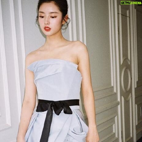 Xu Ruohan - 3.3K Likes -