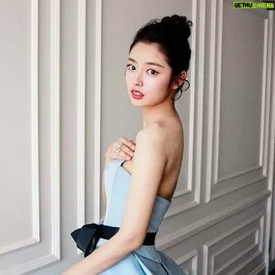 Xu Ruohan - 3.3K Likes -