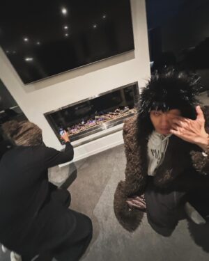YELLOW Instagram - 南半球很冷，香的 🔥🔥🔥🪵

#出去一下
#WhatATrip