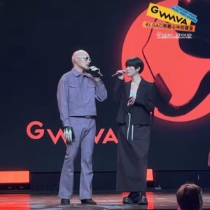 YELLOW Instagram - 感謝第一屆金狼獎的邀請🐺
21世紀最大的養狼計畫
凹嗚～～～～～～～

@goldenwolfmvawards 

makeup @jietastic 
🕶️ @gentlemonster 
#margielaxgentlemonster