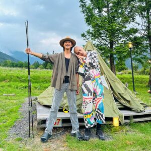 YELLOW Instagram - 這是我這輩子走過最久的山路
這是你的山林系野蕉男孩
飛天或遁地，包山也包海
任何疑難雜症，放心交給咱處理

謝謝柏霖老哥 @chenbolin 
找我跟 @philyan88 一起回歸山林最原始懷抱
也終於讓我有機會大展我的廚藝
至今仍震撼不已

⋯⋯最後一張露出我的真身了

#極島森林2
@extreme.forest
@grayscale.production