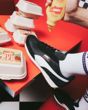 YELLOW Instagram - 腳底抹油 香辣四溢
摩登帥鞋 噗了個嘛

#PUMA #EASYRIDER #復古老鞋