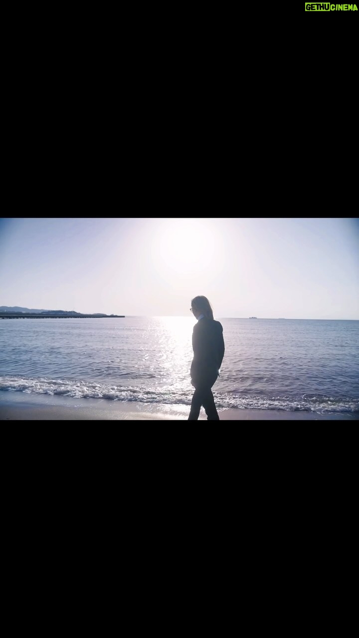 YOSHIKI - 37.7K Likes - It’s been 2 years since my mother passed away. After the photo shoot… on the anniversary of her death. I came here where my mother used to take me.
Miss you mother... May you rest in peace.
母が亡くなって2年が経ちました。 写真撮影の後.. 命日に、母がよく連れて行ってくれたここに来ました。
母がいなくて寂しい、安らかに眠ってね。
Yoshiki
#yoshiki #ForeverLove #北条海岸 #rip