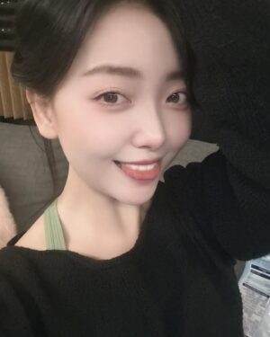 YOYOMI Instagram - 여러분~~~요요미에욤ㅎㅎ
MBN현역가왕을 통해서 
다시 한번 용기와 자신감과 행복을 느꼈고
너무너무 재밌었어욤😍
응원해주셔서 너무 감사드립니다!!!ㅎㅎㅎ
떨어져서 아쉽지만 그 아쉬움이
추억의 한 페이지로 남아서 뜻깊고 행복해욤 헤헤❤️
더~더~~더~성장할께욤!!
항상 사랑합니당💘
모두모두 화이팅이에욤~~~~!!!!🔥🔥🔥🔥🔥