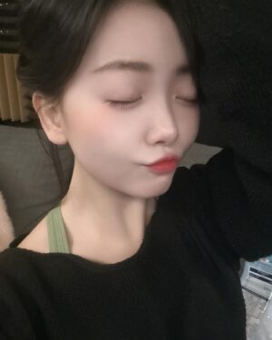 YOYOMI Instagram - 여러분~~~요요미에욤ㅎㅎ
MBN현역가왕을 통해서 
다시 한번 용기와 자신감과 행복을 느꼈고
너무너무 재밌었어욤😍
응원해주셔서 너무 감사드립니다!!!ㅎㅎㅎ
떨어져서 아쉽지만 그 아쉬움이
추억의 한 페이지로 남아서 뜻깊고 행복해욤 헤헤❤️
더~더~~더~성장할께욤!!
항상 사랑합니당💘
모두모두 화이팅이에욤~~~~!!!!🔥🔥🔥🔥🔥