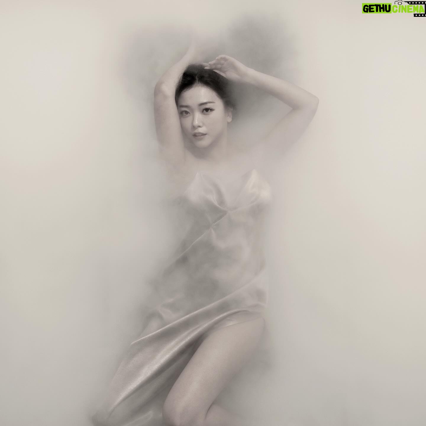 YOYOMI - 1.8K Likes - What color is your love?