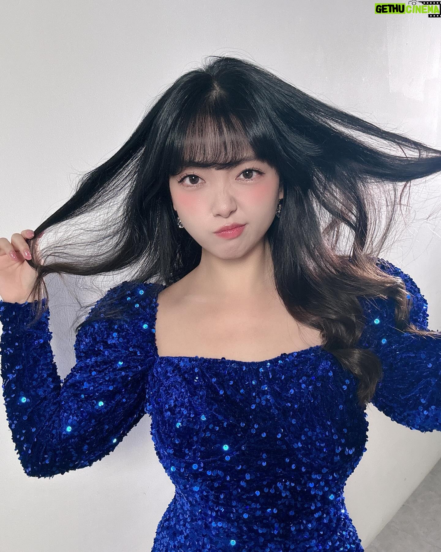 YOYOMI - 2.3K Likes - 크앙💋