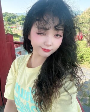 YOYOMI Instagram - 강풍기 대신 자연풍기🤣