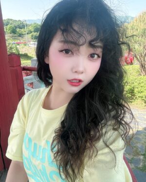 YOYOMI Instagram - 강풍기 대신 자연풍기🤣