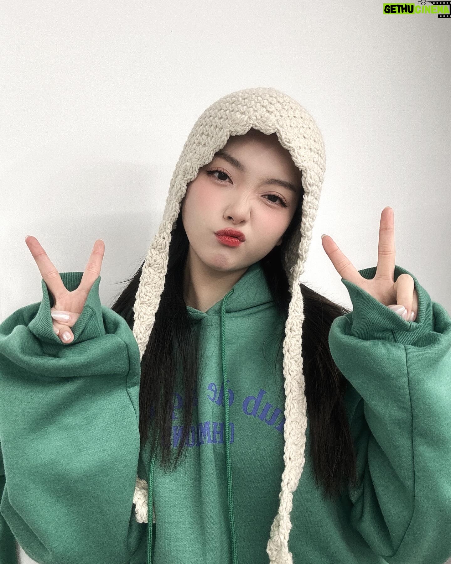 YOYOMI - 1.7K Likes - ❤️메리 크리스마스 이브~~❤️