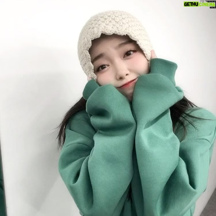 YOYOMI - 1.7K Likes - ❤️메리 크리스마스 이브~~❤️