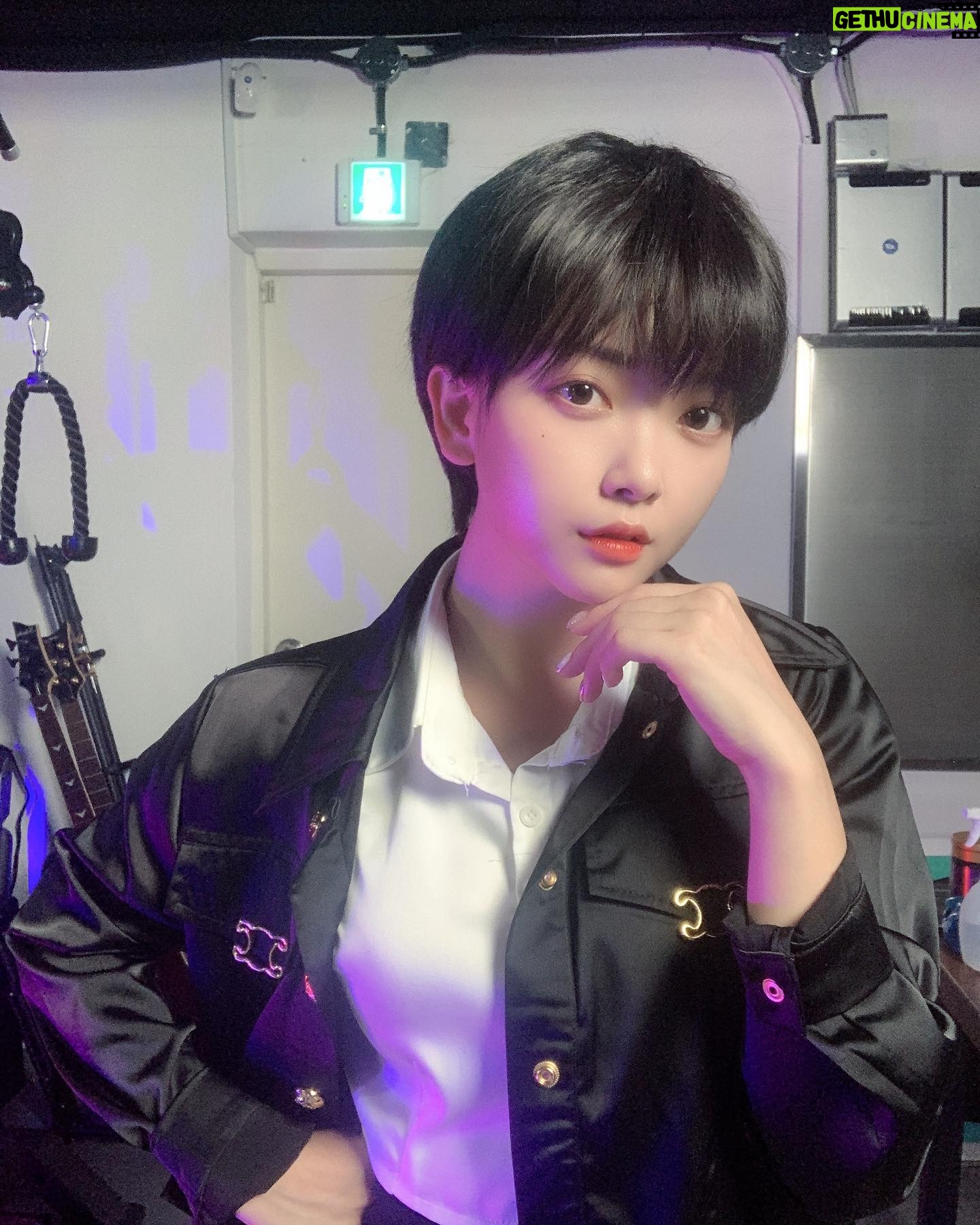 YOYOMI - 2K Likes - 🖤😎