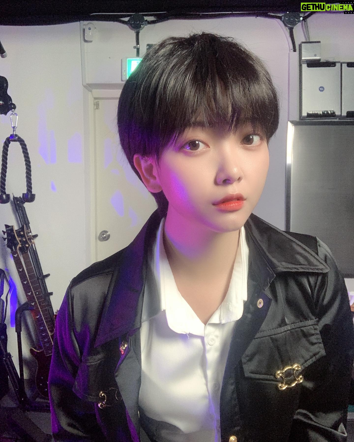 YOYOMI - 2K Likes - 🖤😎