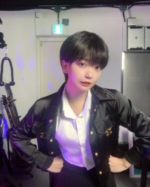 YOYOMI Instagram - 🖤😎