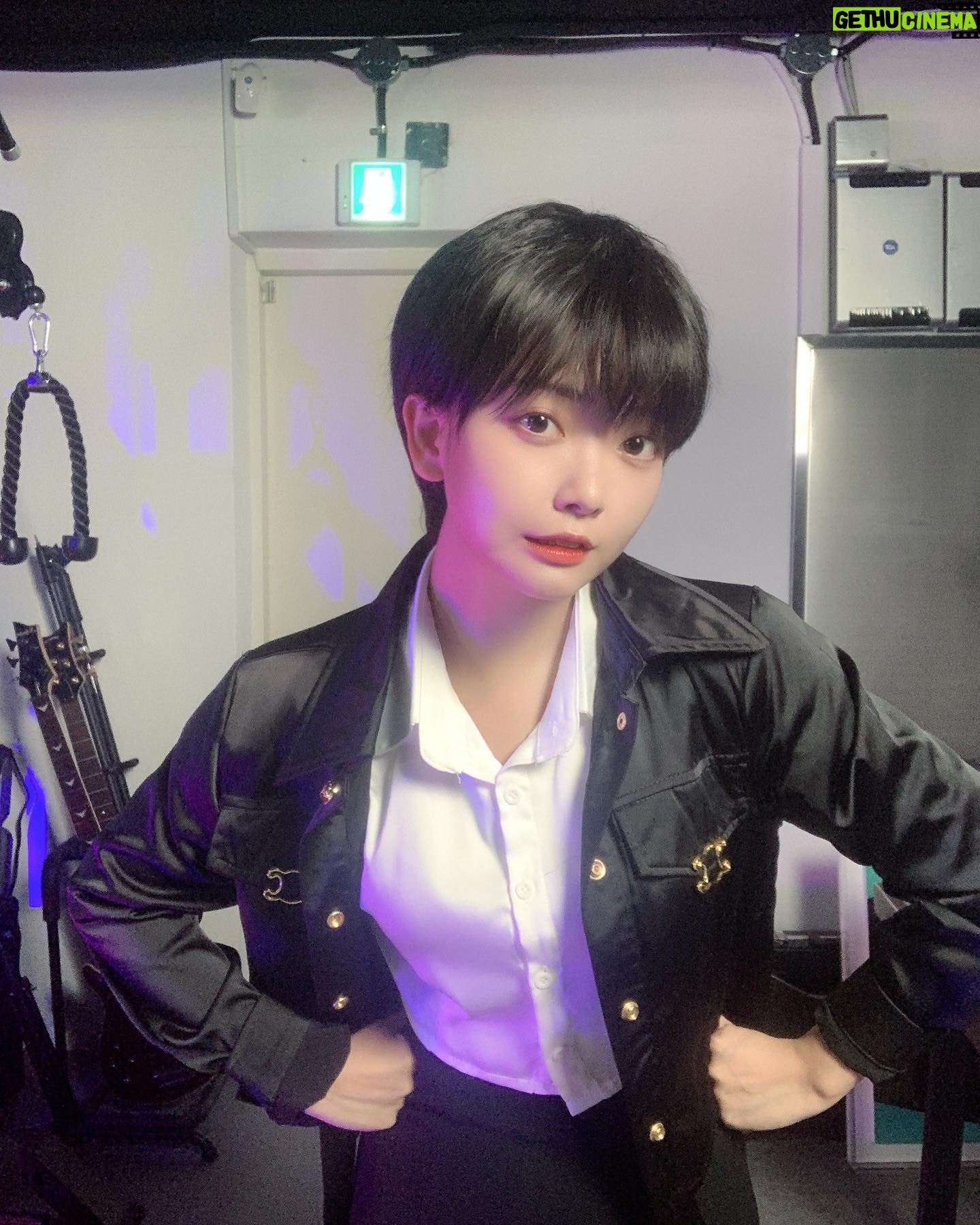 YOYOMI - 2K Likes - 🖤😎