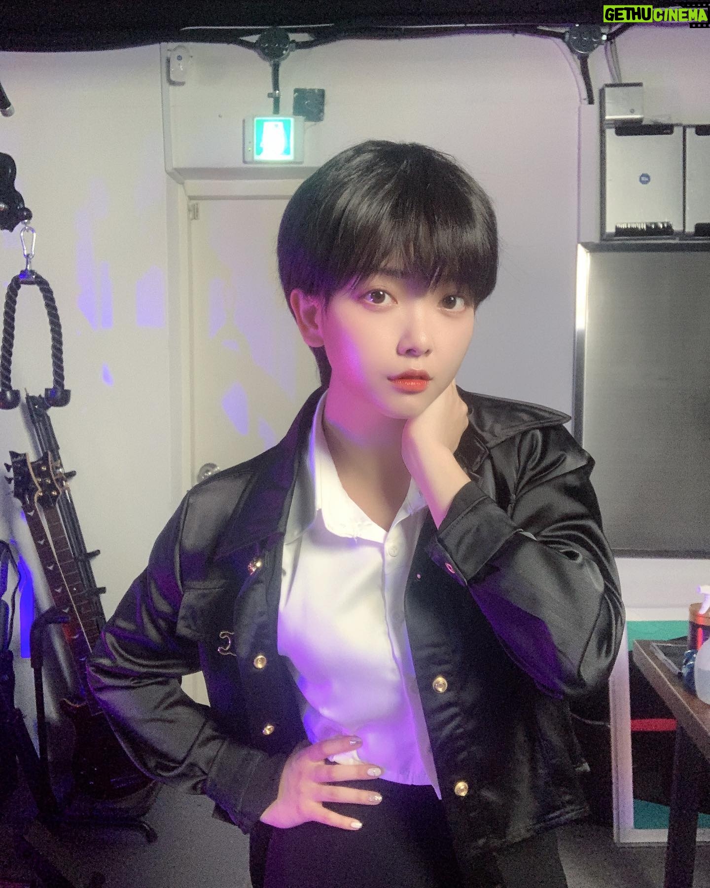 YOYOMI - 2K Likes - 🖤😎