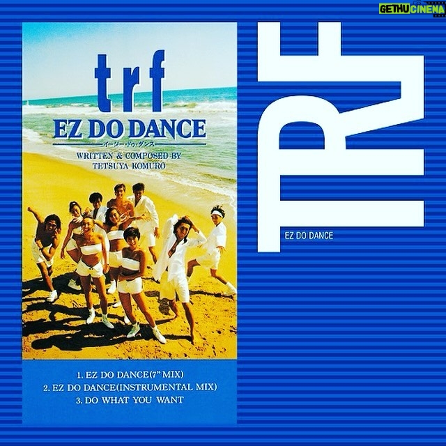 YU-KI - 3 Likes - EZ DO DANCE-Version2023-
Rearrenged by t,komuro
今、武道館のLIVE音源を聴きながら書いています
2曲目のシングル。
レコ大のミュージックビデオ賞を受賞したり
ありがたく年間のロングヒットになりました
この曲でTRFを知ってくれた方も多いと思います
私達の名刺がわりになる曲と言えば
もちろんこの曲も入るでしょう
今までの活動の中で
ほんと幸せと感じることもあれば
真逆に困難なこともたくさんありました
生きてればそちらの方が多いのかもしれないし
どの職種でもそうですよね
歌い手として素人から始まった私は
一時期『果たしてボーカルが自分でいいんだろうか』
『私の声じゃない方がよかったりして』
と悩んだ時期がありました
時期はすっかり忘れちゃいました笑
でも失敗を重ねながらも
目の前にあることを一生懸命やる日々だったから
抜けることを考える時間はなかった
それでよかったんだと思えます
私達にとって大切で大きな曲
ファンにとっても外せないであろう
EZ DO DANCEのリアレンジは
私たちを産んでくださった
小室さんしか考えられなかった
オリジナルの良さを残しつつ
更にコーラスもお願いしたいと
オファーさせて頂きましたが
あのイントロでキタキタ感があり
洗練された音、そしてDaveのMixといい
やはり相性が良しです☺️
オリジナルには’オリジナルのアレンジの良さが
リテイクはリテイクの良さを感じているから
当然どちらが?ということは私にはありません
32年目に突入してからも
大変だけどEZ DO DANCEに担う声を保てるよう
がんばってみようと思っています☺️
聴いてね〜🥰
#30thプレミアムボックス
#2.25zepp羽田ライブも収録
#新曲TRytheFuture配信
#3月20日リリースまであと3日
#小室哲哉
#daveford
#TRFYU-KI