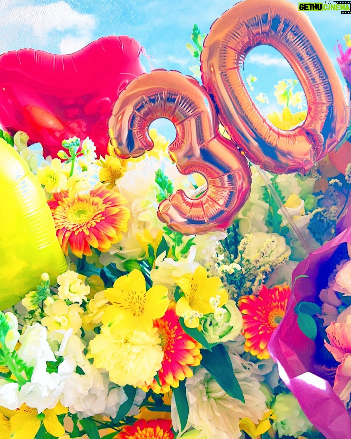 YU-KI - 3 Likes - 頂いた我が家の春らしいお花達。
疲れが飛んでく〜
みんな筋肉痛はどう??
私は翌日から心地よく全身キテる
※自宅BGMはBILIONAIREのアルバム
#TRFYU-KI
#花束💐
#会場から出来るだけ持って帰る
#avex
#松浦会長ありがとうございました ☺️
#ファンのみんなもお友達もプレゼントありがとう☺️