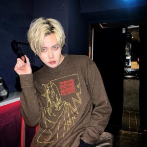 YUKI Instagram - メジャーデビュー6周年
仲間と素敵なスタッフ、そして大事なファンとまだまだ頑張るよ!