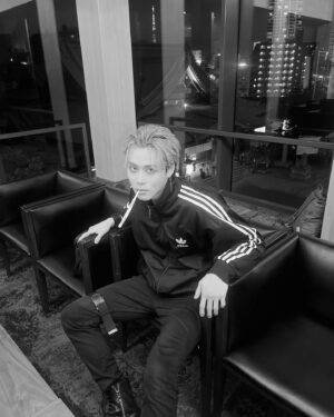 YUKI Instagram - メジャーデビュー6周年
仲間と素敵なスタッフ、そして大事なファンとまだまだ頑張るよ!